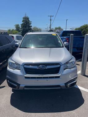 Ice Silver Metallic 2017 Subaru Forester 2.5i Premium