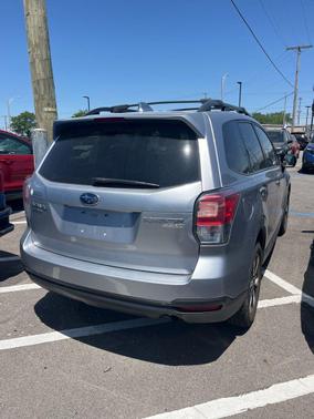 Ice Silver Metallic 2017 Subaru Forester 2.5i Premium