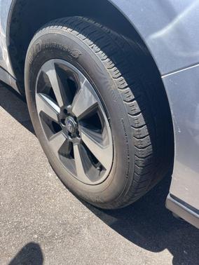 Ice Silver Metallic 2017 Subaru Forester 2.5i Premium
