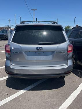 Ice Silver Metallic 2017 Subaru Forester 2.5i Premium
