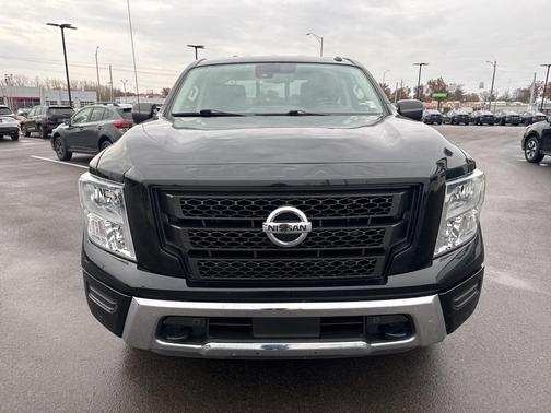 2021 Nissan Titan SV