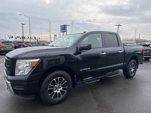 2021 Nissan Titan SV