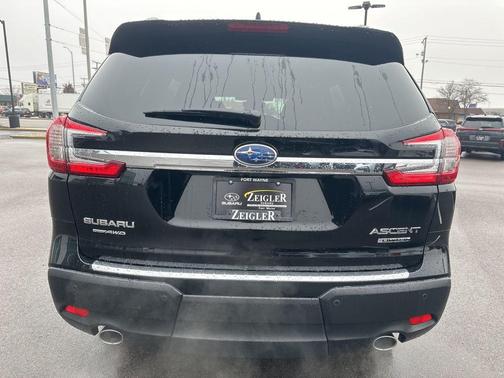 Crystal Black Silica 2026 Subaru Ascent Limited 7-Passenger
