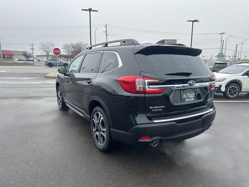 Crystal Black Silica 2026 Subaru Ascent Limited 7-Passenger