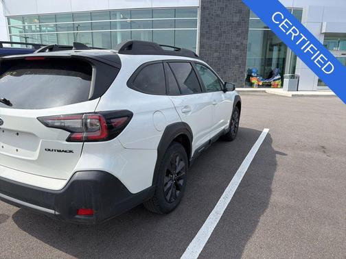 Crystal White Pearl 2025 Subaru Outback Onyx Edition