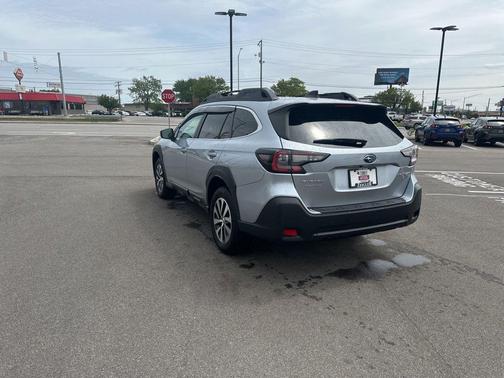 Ice Silver Metallic 2025 Subaru Outback Premium