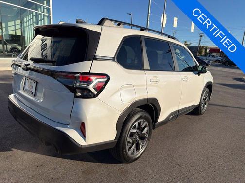 Crystal White Pearl 2025 Subaru Forester Premium