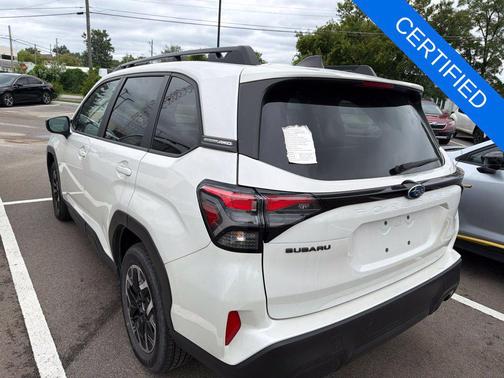 Crystal White Pearl 2025 Subaru Forester Premium