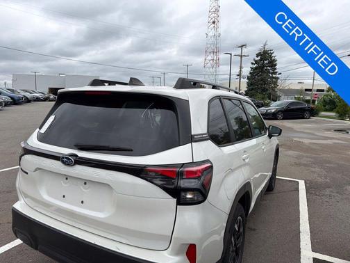 Crystal White Pearl 2025 Subaru Forester Premium