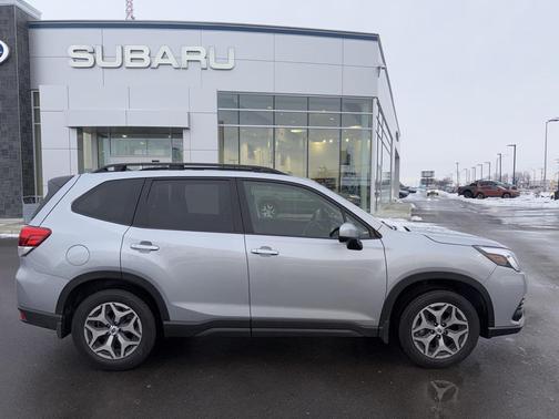 2024 Subaru Forester Premium