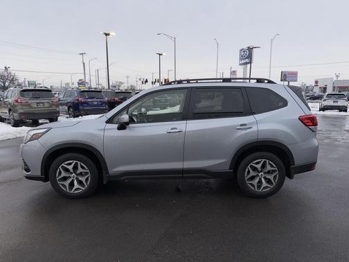 2024 Subaru Forester Premium