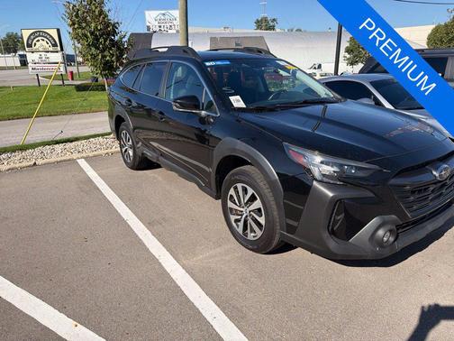 Crystal Black Silica 2023 Subaru Outback Premium