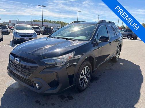 Crystal Black Silica 2023 Subaru Outback Premium