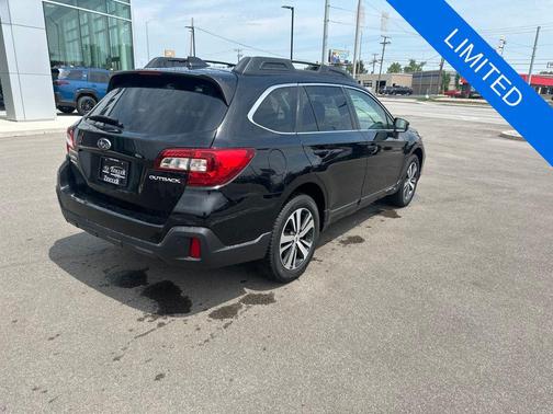 Crystal Black Silica 2019 Subaru Outback 2.5i Limited