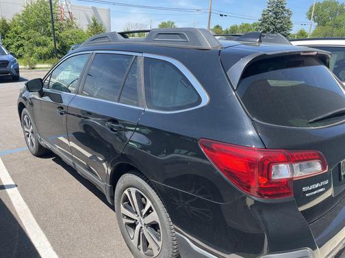 Black 2019 Subaru Outback 2.5i Limited