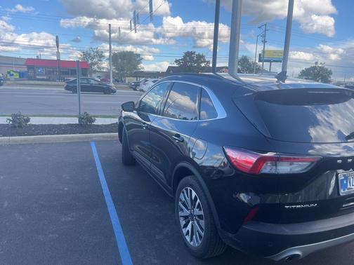 2022 Ford Escape Titanium