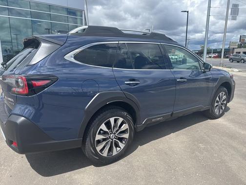 2025 Subaru Outback Touring XT