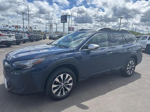 2025 Subaru Outback Touring XT