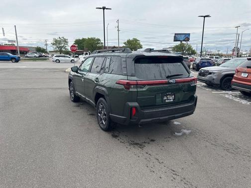 Deep Emerald Green Pearl 2026 Subaru Outback Premium