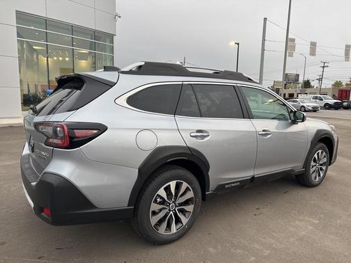 2025 Subaru Outback Touring
