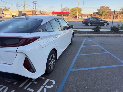 Super White 2021 Toyota Prius Prime LE