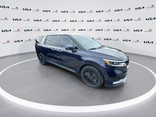 2022 Kia Carnival LX