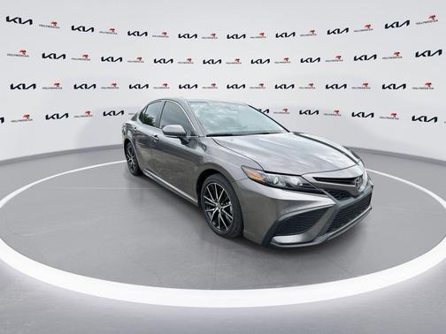 Predawn Gray Mica 2024 Toyota Camry SE