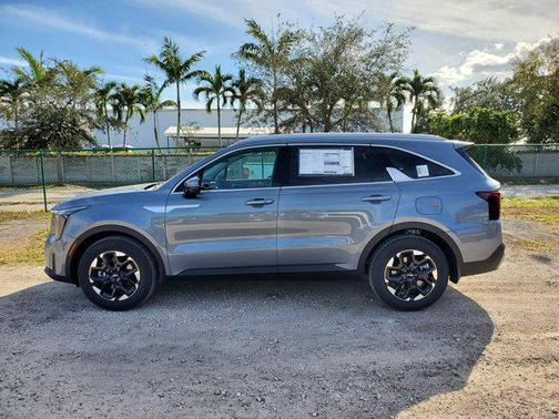 2025 Kia Sorento S