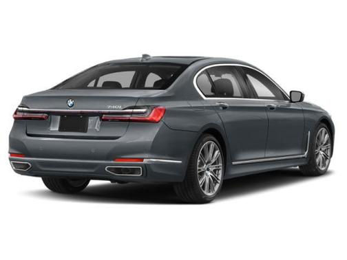Bernina Grey Amber Effect Metallic 2022 BMW 740 i