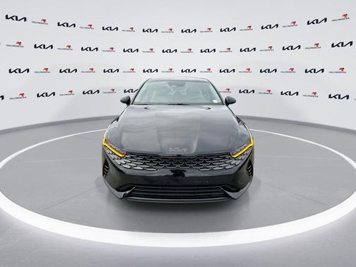 Ebony Black 2022 Kia K5 LXS