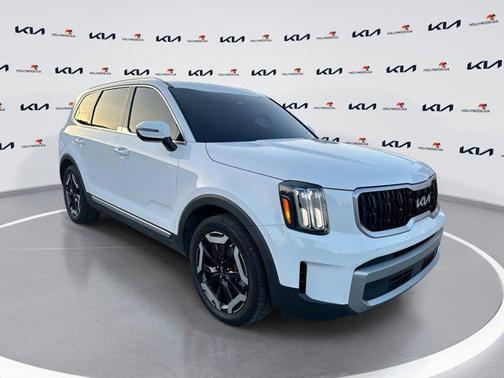 Glacial White Pearl 2023 Kia Telluride EX