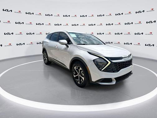 Glacial White Pearl 2023 Kia Sportage EX