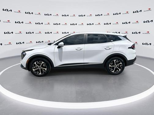 Glacial White Pearl 2023 Kia Sportage EX