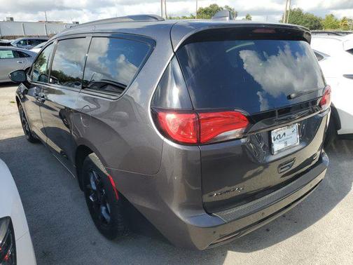 2020 Chrysler Pacifica Touring-L Plus