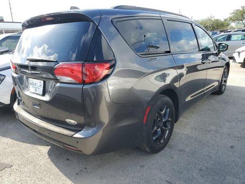2020 Chrysler Pacifica Touring-L Plus