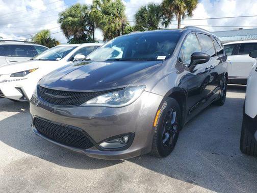 2020 Chrysler Pacifica Touring-L Plus