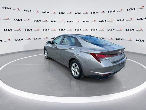 Fluid Metal 2023 Hyundai ELANTRA SE