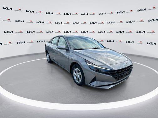 Fluid Metal 2023 Hyundai ELANTRA SE