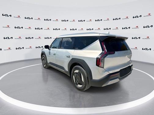 Ivory Silver 2026 Kia EV9 Wind