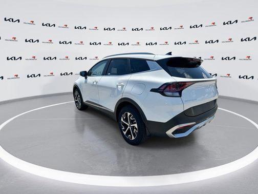 Snow White Pearl 2024 Kia Sportage Hybrid EX