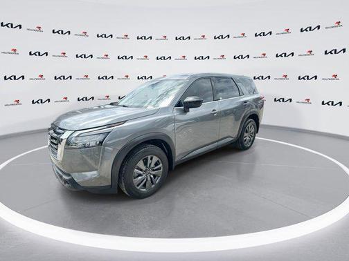 2024 Nissan Pathfinder S