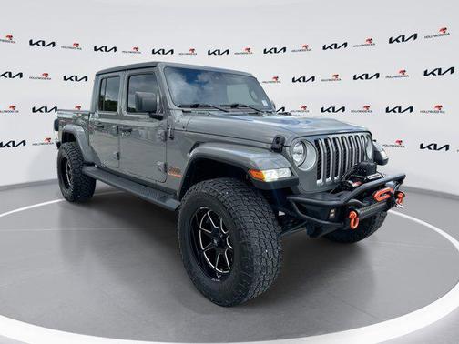 Sting-Gray Clearcoat 2021 Jeep Gladiator Overland