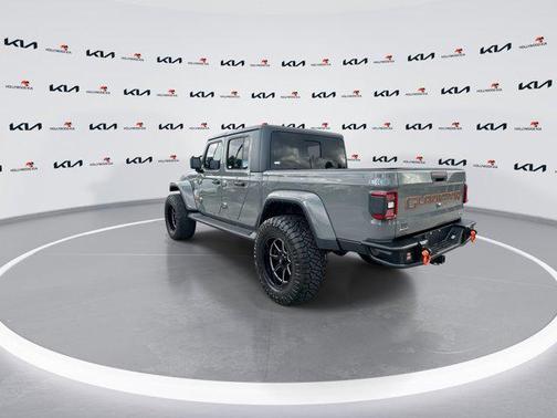 Sting-Gray Clearcoat 2021 Jeep Gladiator Overland