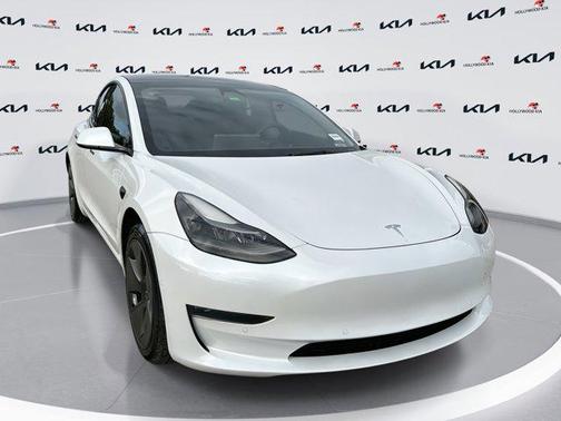 2022 Tesla Model 3 Standard Range