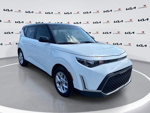 Clear White w/Black Roof 2023 Kia Soul S