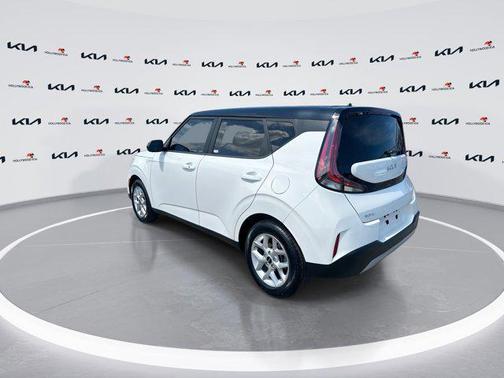 Clear White w/Black Roof 2023 Kia Soul S