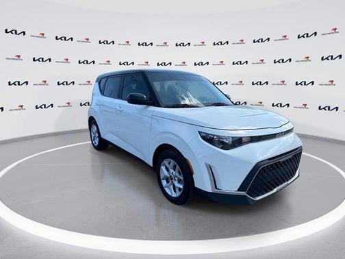 Clear White w/Black Roof 2023 Kia Soul S