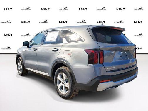 2025 Kia Sorento LX
