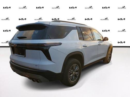2024 Chevrolet Traverse LT