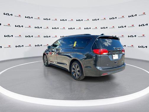 2019 Chrysler Pacifica Hybrid Limited